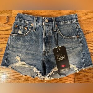 🔥NWT! Levi's High Rise 501 button fly distressed denim shorts